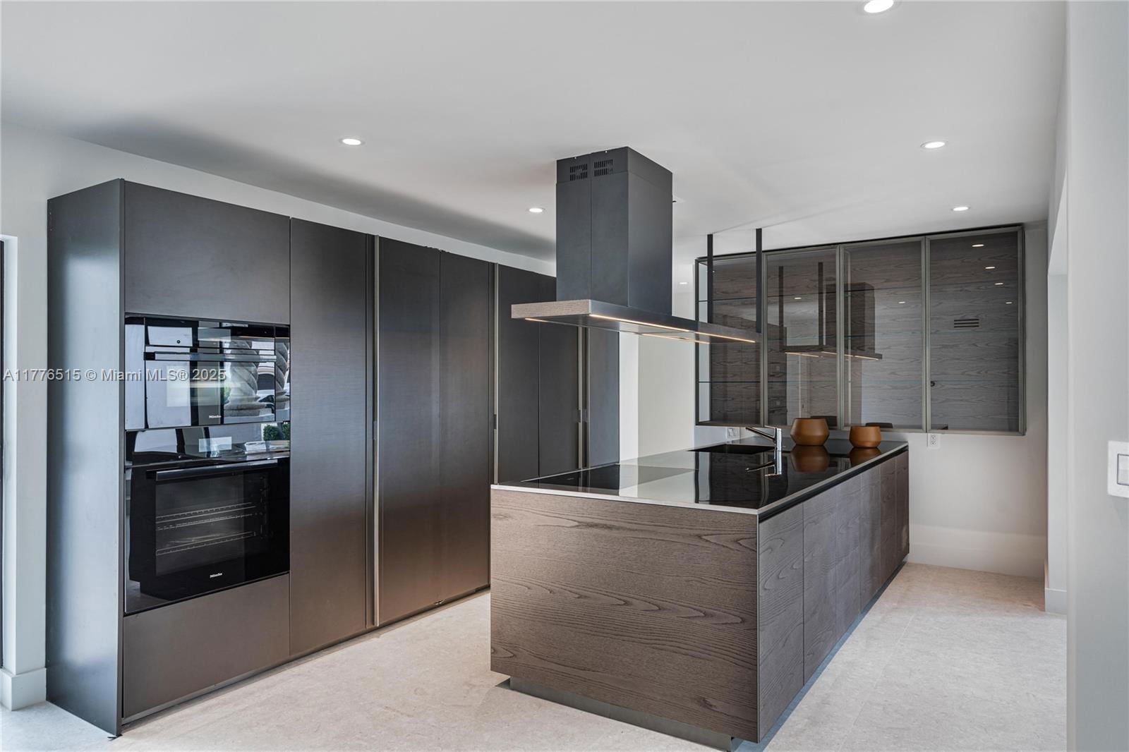 Real estate property located at 3321 16th Pl, Broward, Las Olas By The Sea Ext, Fort Lauderdale, FL