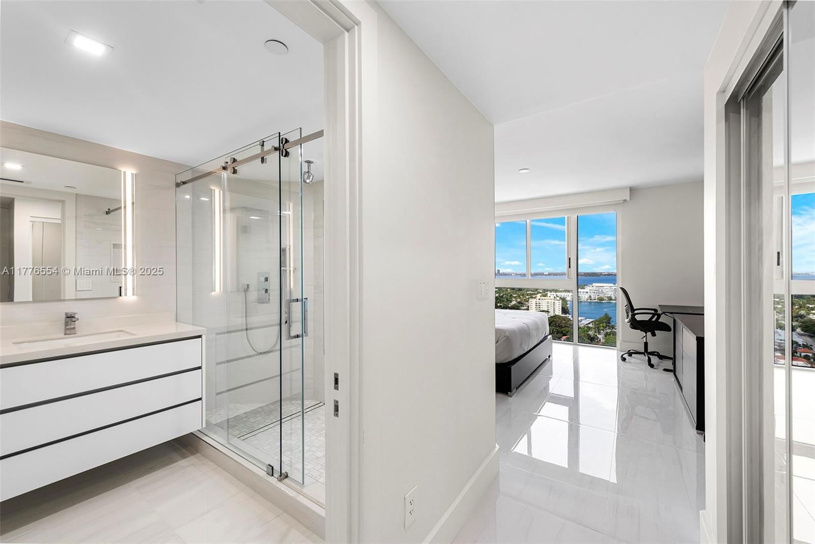 Real estate property located at 4775 Collins Ave #2607, Miami-dade, Green Diamond Condo, Miami Beach, FL