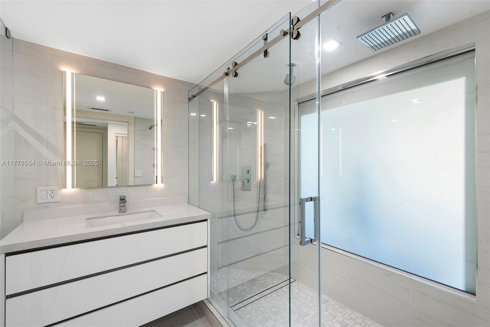 Real estate property located at 4775 Collins Ave #2607, Miami-dade, Green Diamond Condo, Miami Beach, FL
