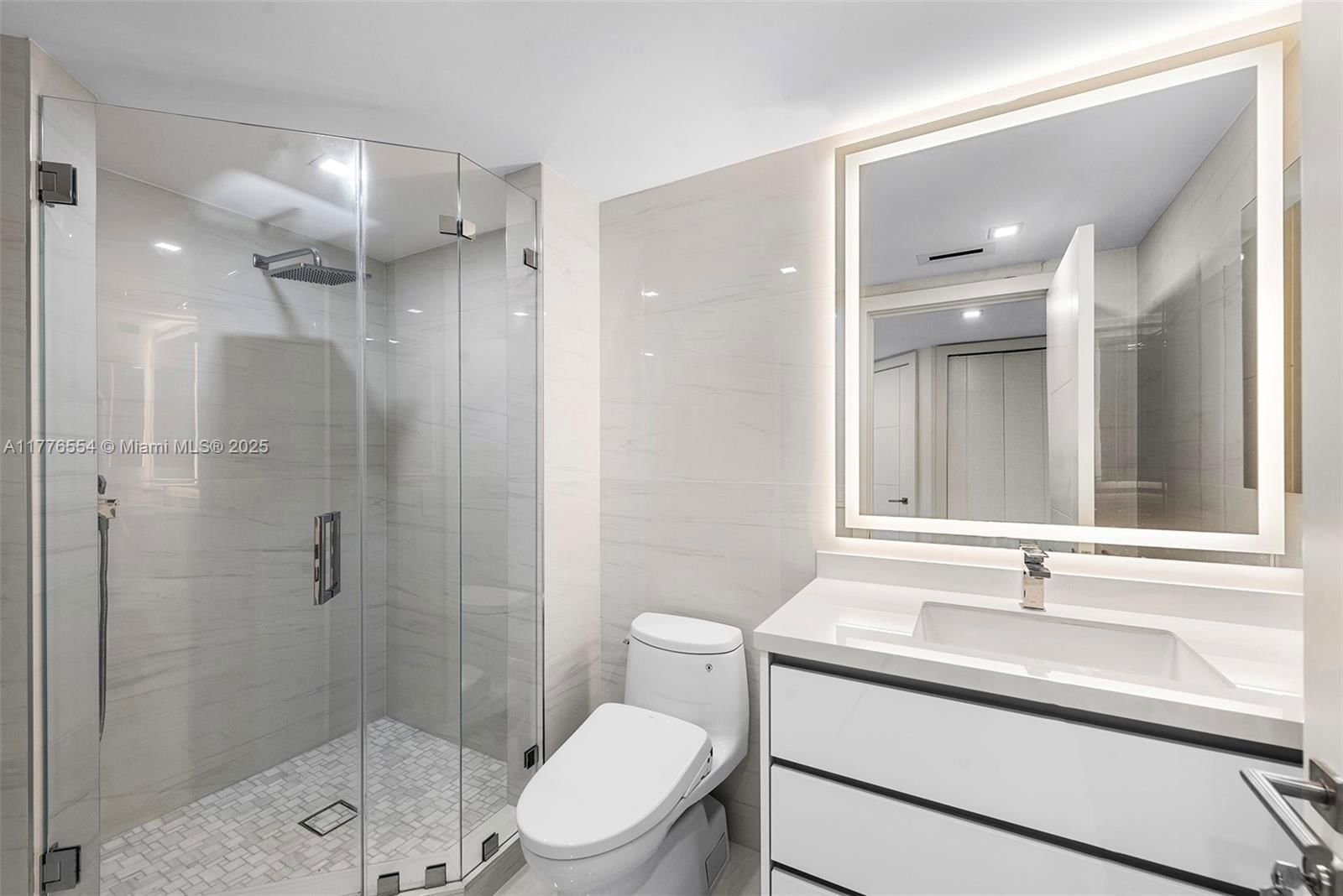 Real estate property located at 4775 Collins Ave #2607, Miami-dade, Green Diamond Condo, Miami Beach, FL