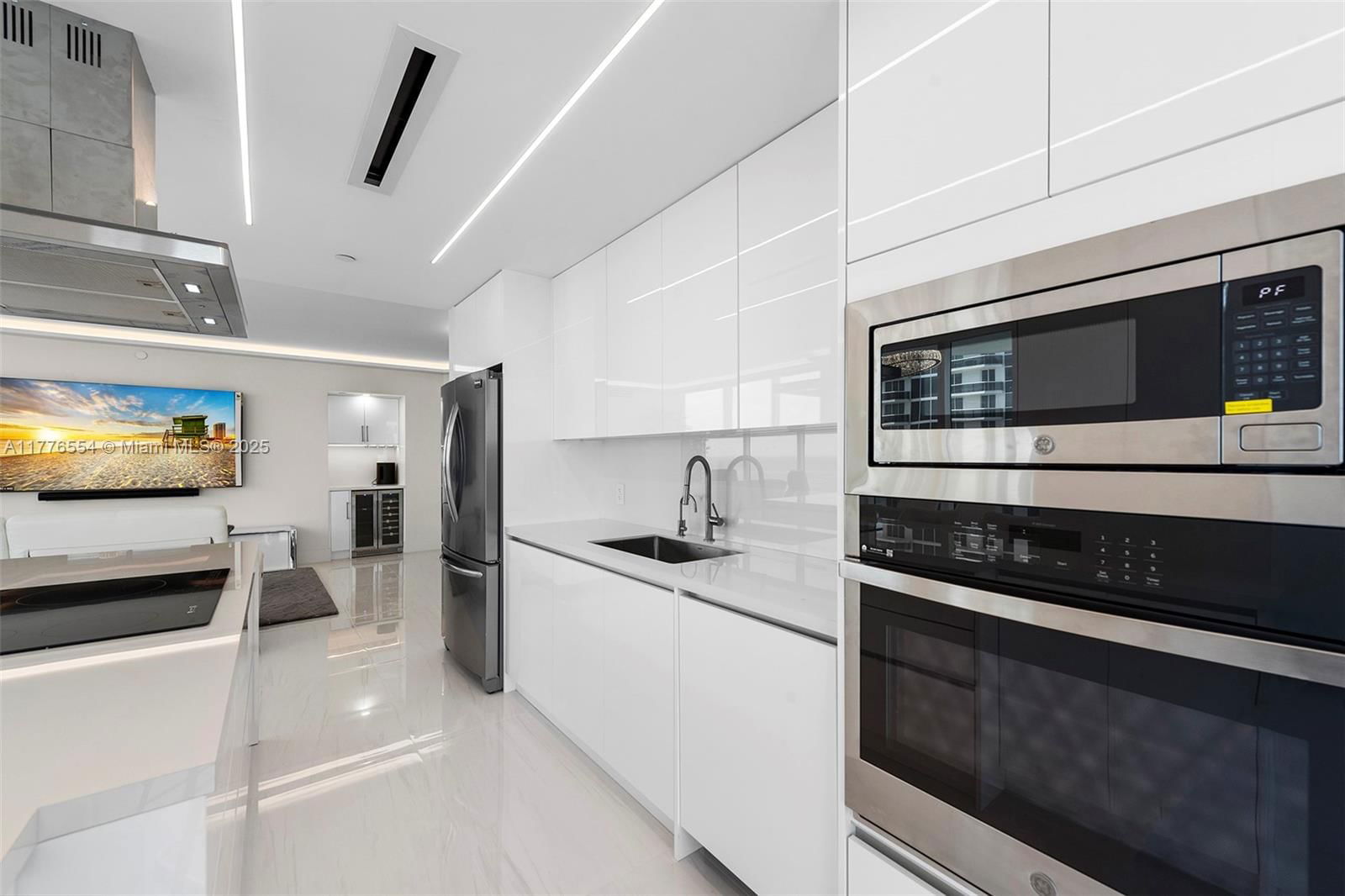Real estate property located at 4775 Collins Ave #2607, Miami-dade, Green Diamond Condo, Miami Beach, FL
