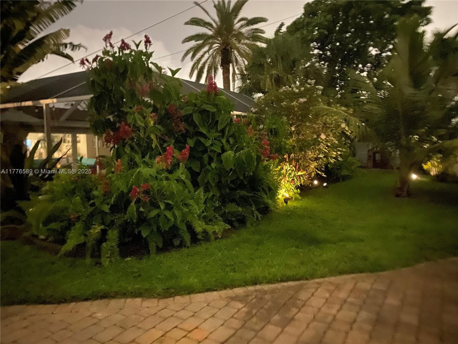 Real estate property located at 428 Crescent Dr, Broward, Hollywood Hills, Hollywood, FL