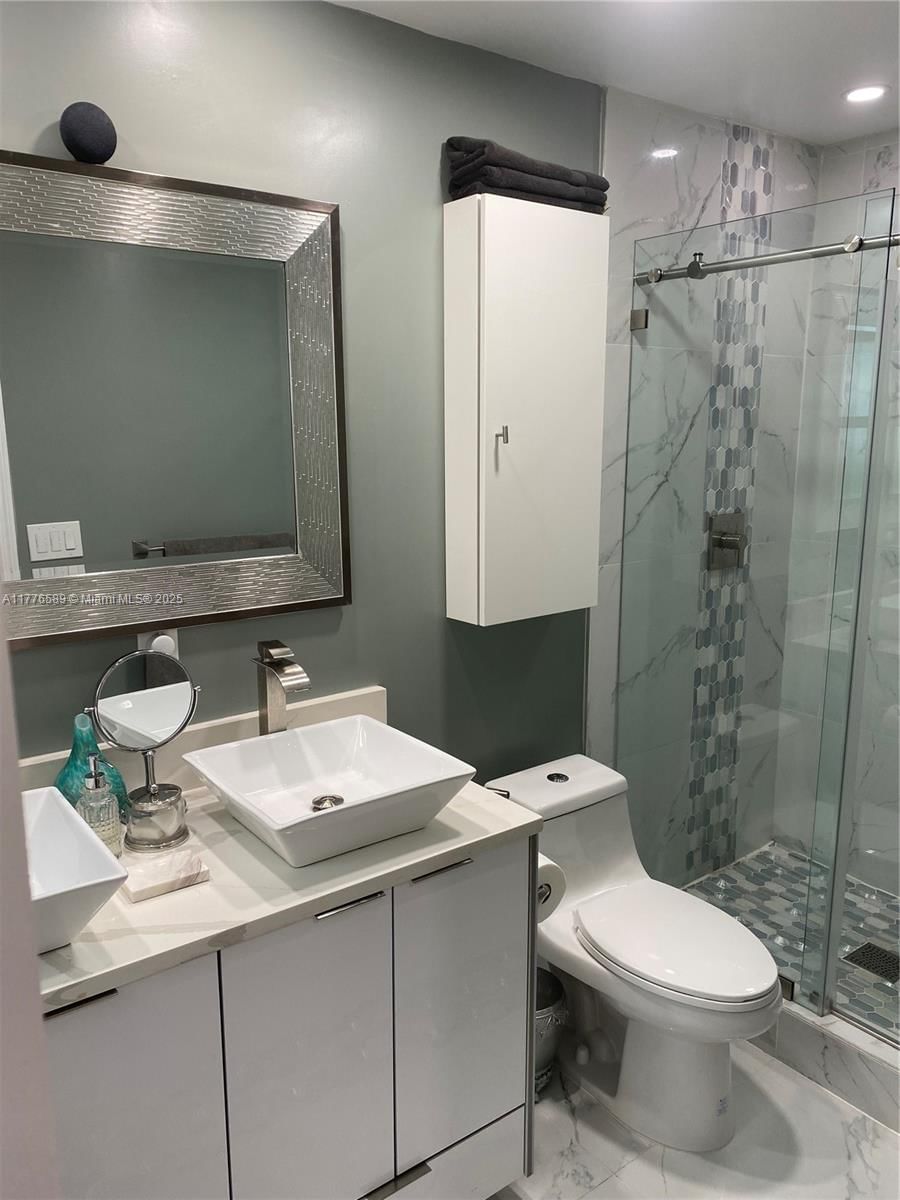 Real estate property located at 428 Crescent Dr, Broward, Hollywood Hills, Hollywood, FL
