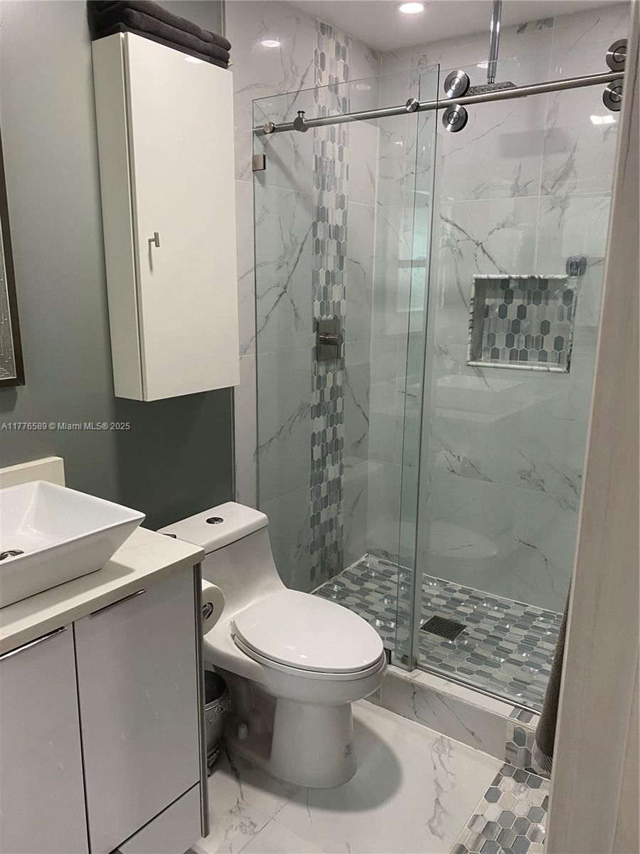 Real estate property located at 428 Crescent Dr, Broward, Hollywood Hills, Hollywood, FL
