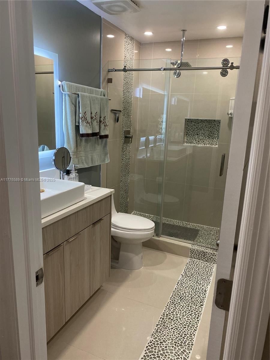 Real estate property located at 428 Crescent Dr, Broward, Hollywood Hills, Hollywood, FL
