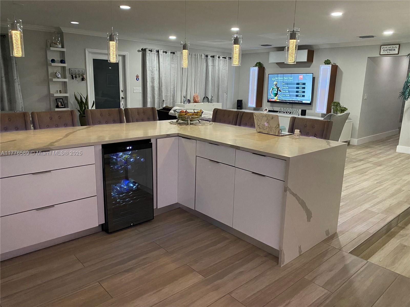 Real estate property located at 428 Crescent Dr, Broward, Hollywood Hills, Hollywood, FL