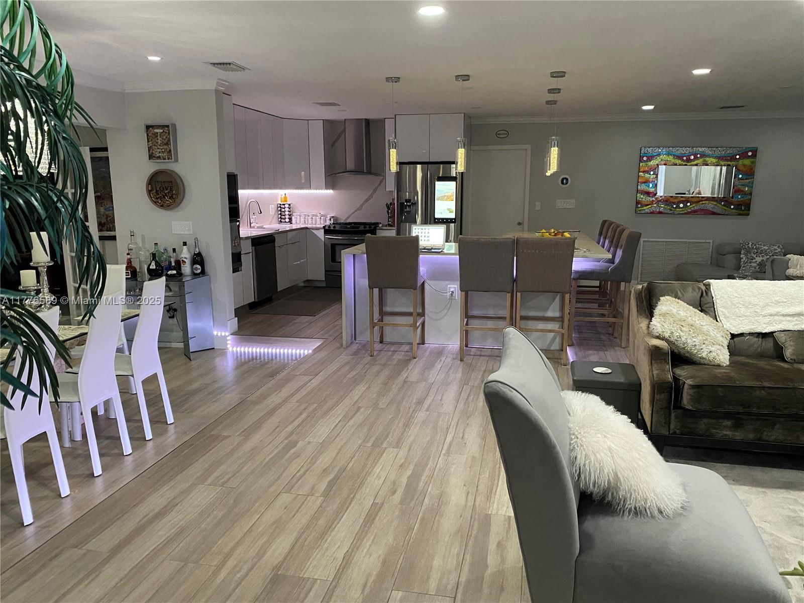 Real estate property located at 428 Crescent Dr, Broward, Hollywood Hills, Hollywood, FL