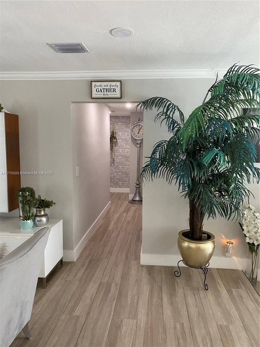 Real estate property located at 428 Crescent Dr, Broward, Hollywood Hills, Hollywood, FL