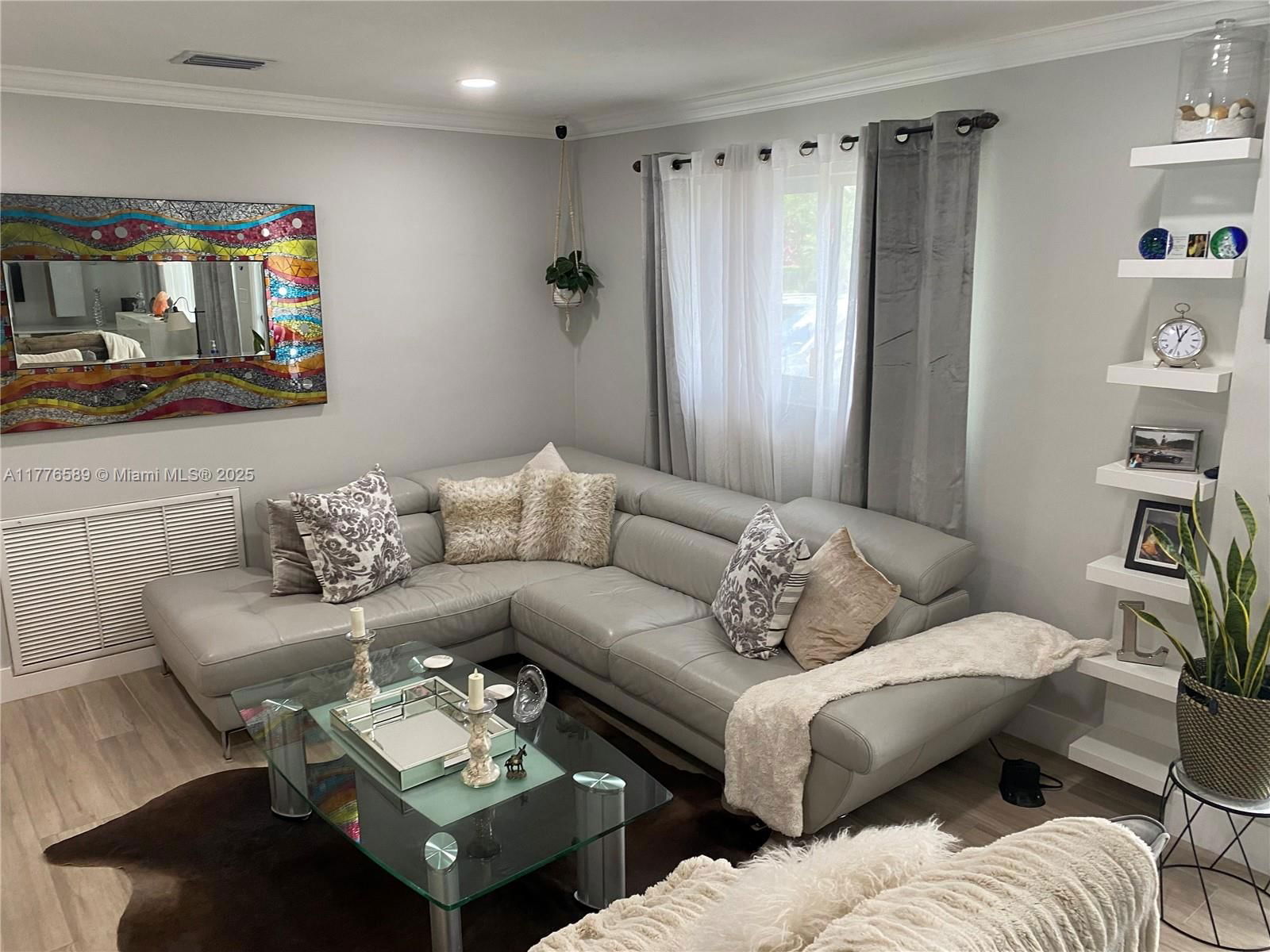 Real estate property located at 428 Crescent Dr, Broward, Hollywood Hills, Hollywood, FL