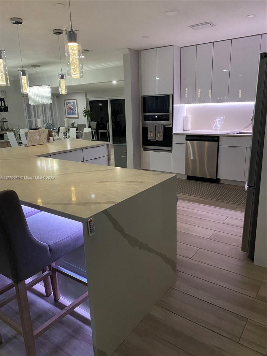 Real estate property located at 428 Crescent Dr, Broward, Hollywood Hills, Hollywood, FL