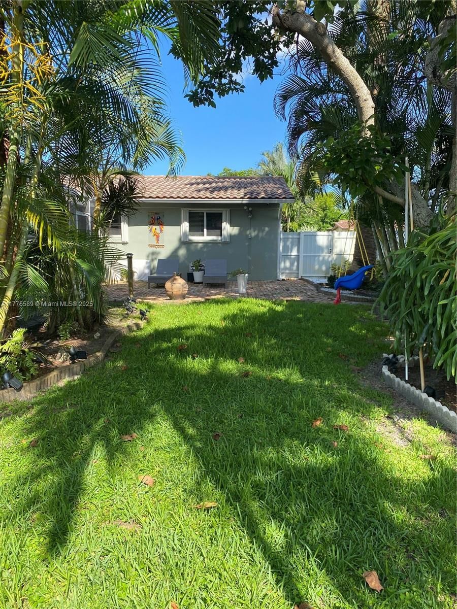 Real estate property located at 428 Crescent Dr, Broward, Hollywood Hills, Hollywood, FL