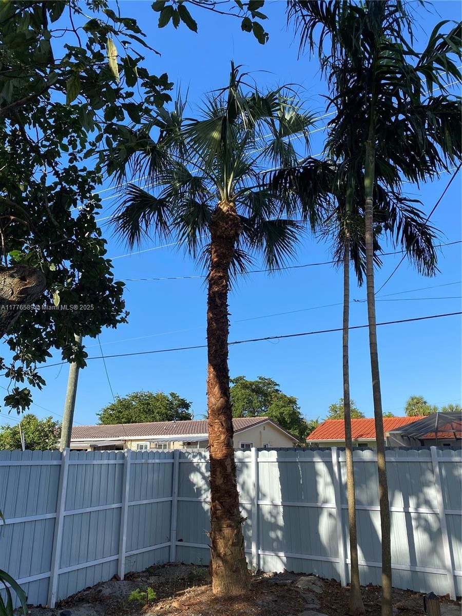 Real estate property located at 428 Crescent Dr, Broward, Hollywood Hills, Hollywood, FL