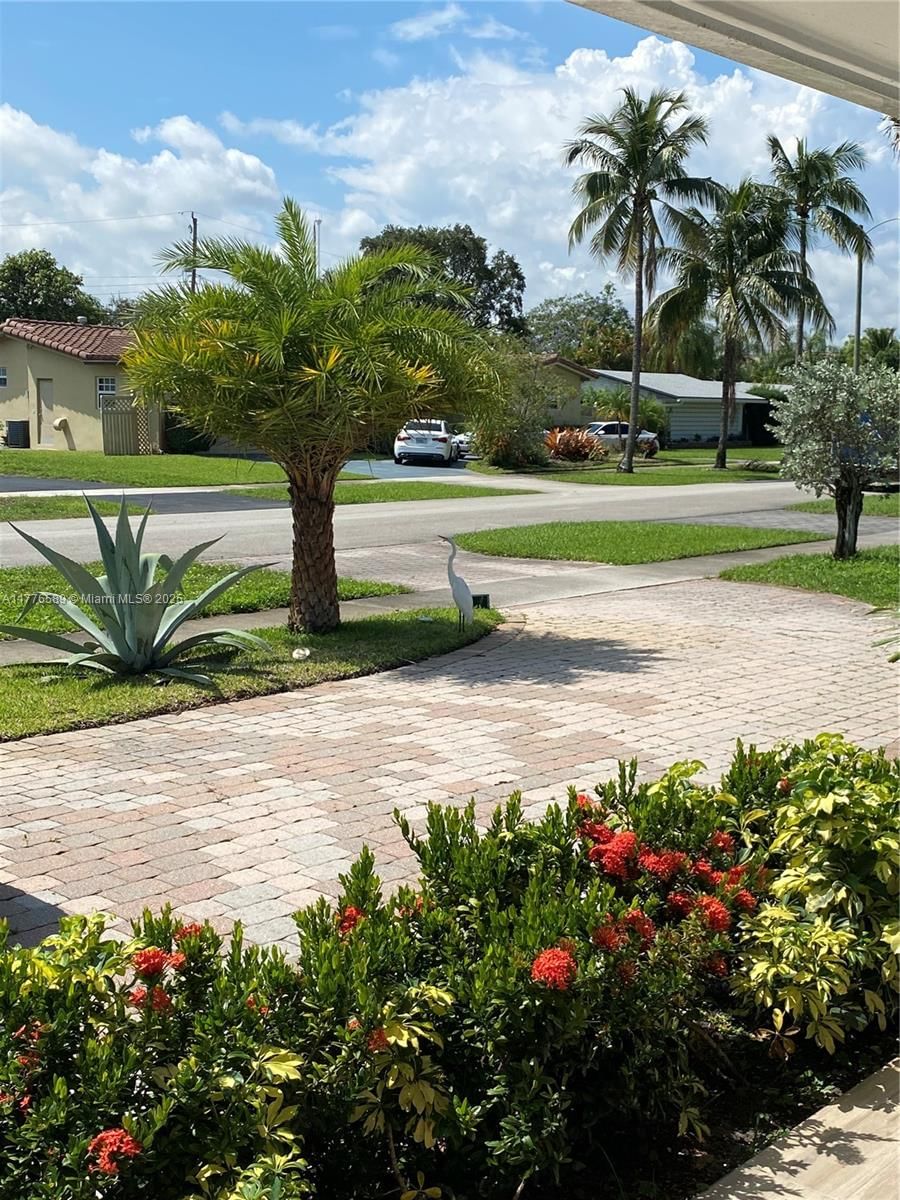 Real estate property located at 428 Crescent Dr, Broward, Hollywood Hills, Hollywood, FL