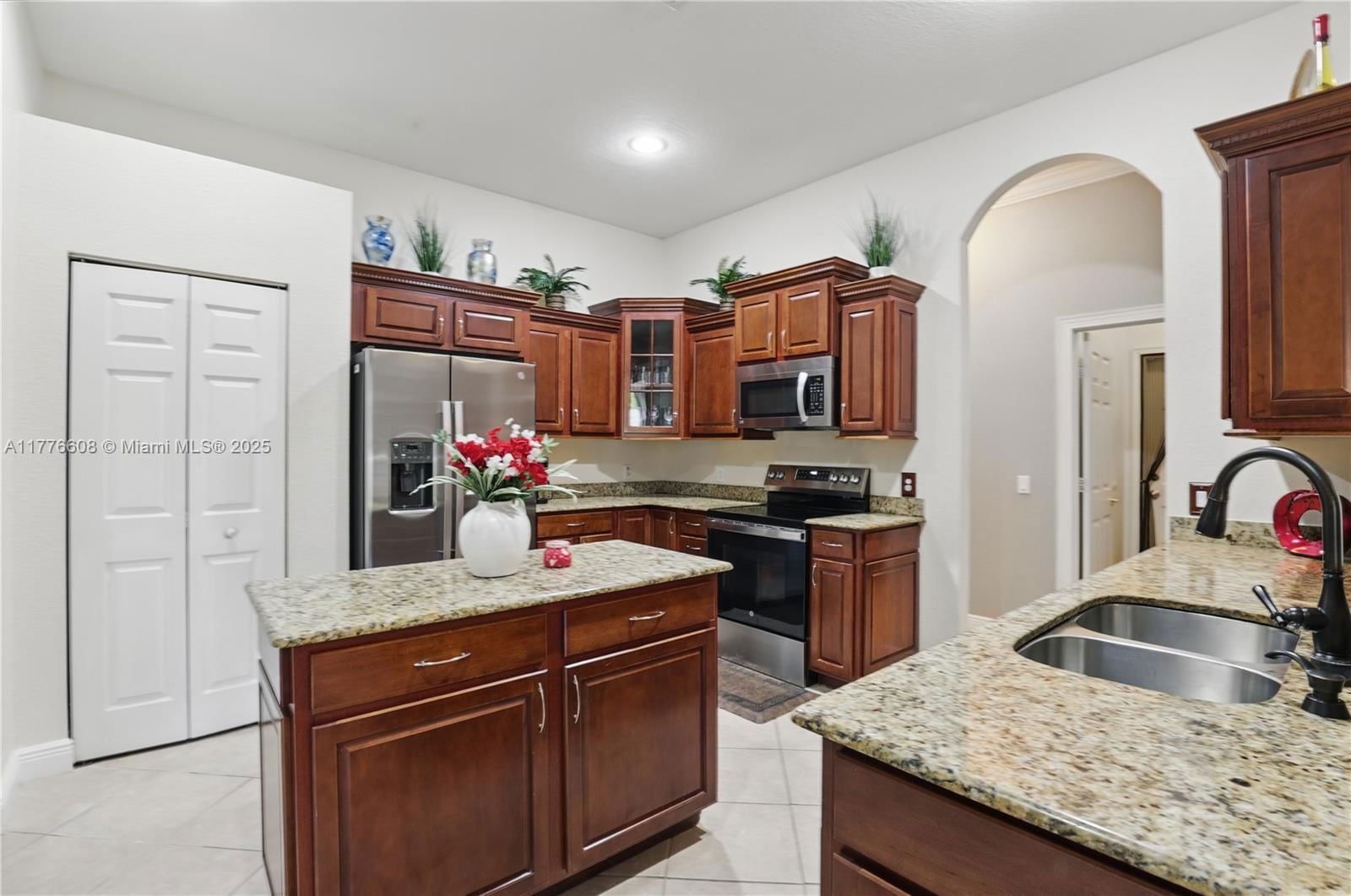 Real estate property located at 1425 Oriole Ln, St Lucie, Port St Lucie Section 12, Port St. Lucie, FL