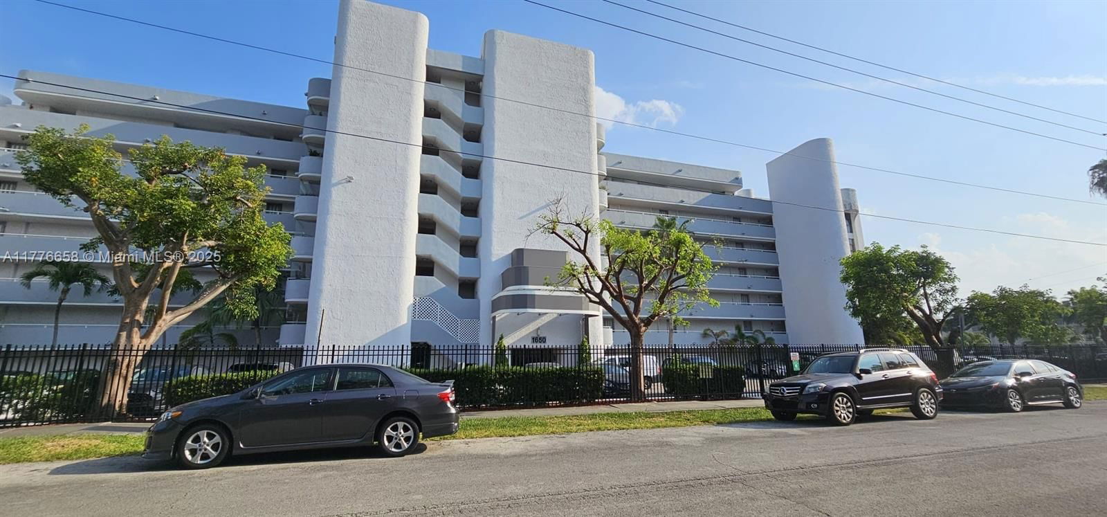 Real estate property located at 1650 115th St #203, Miami-dade, Cricket Clubhouse Condo, Miami, FL