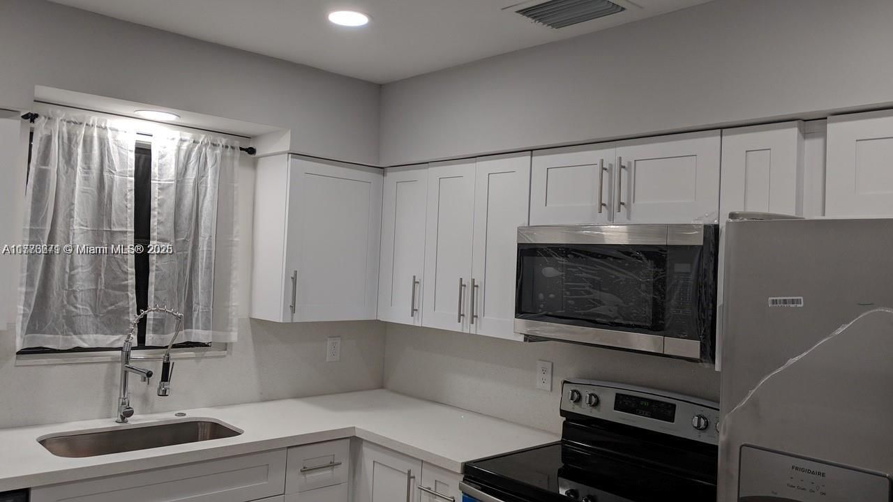 Real estate property located at 6461 Evans St, Broward, Linwood Gardens, Hollywood, FL