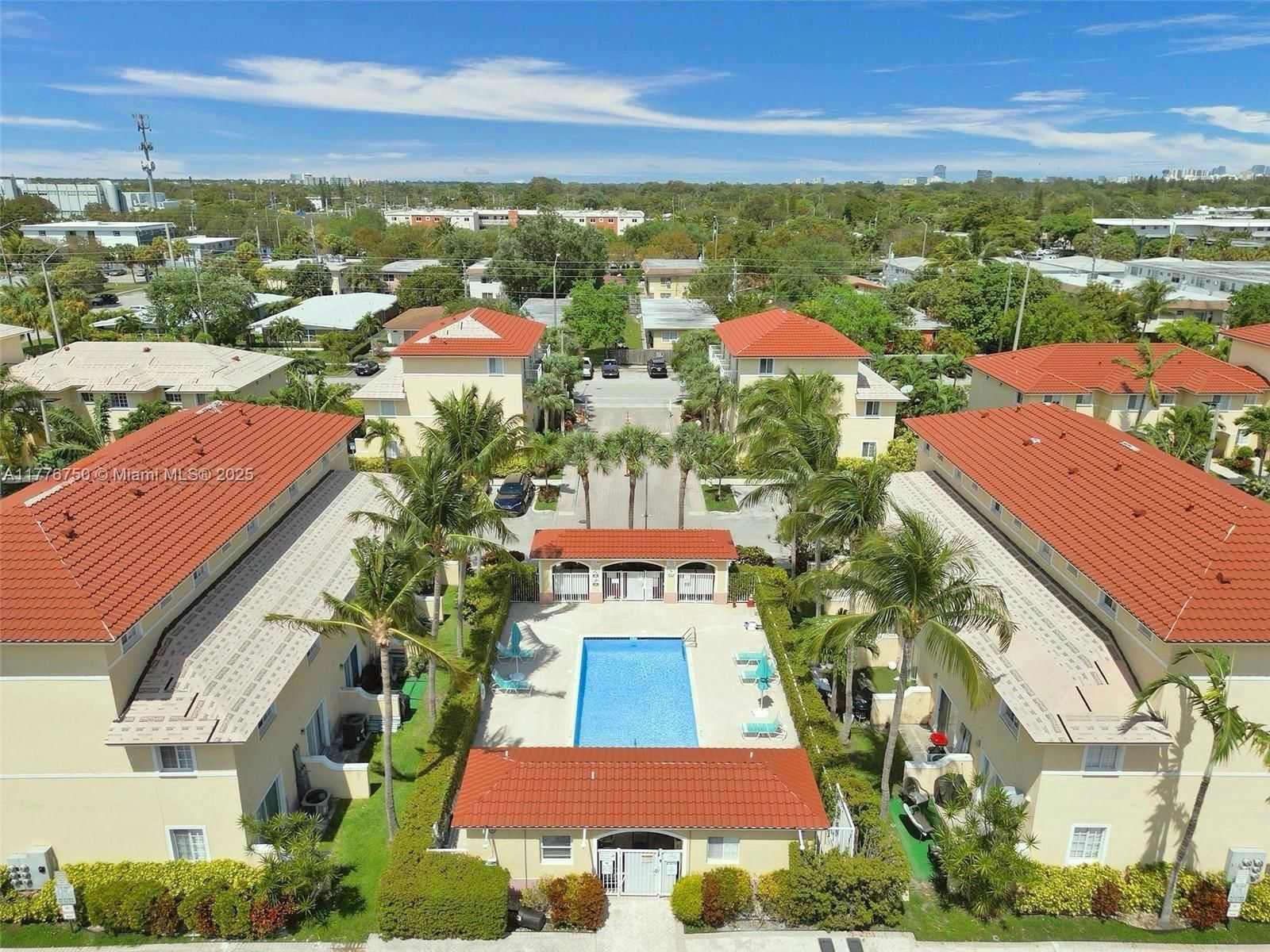 Real estate property located at 2062 167th St #3-112, Miami-dade, Aqua Vista Townhomes Cond, North Miami Beach, FL