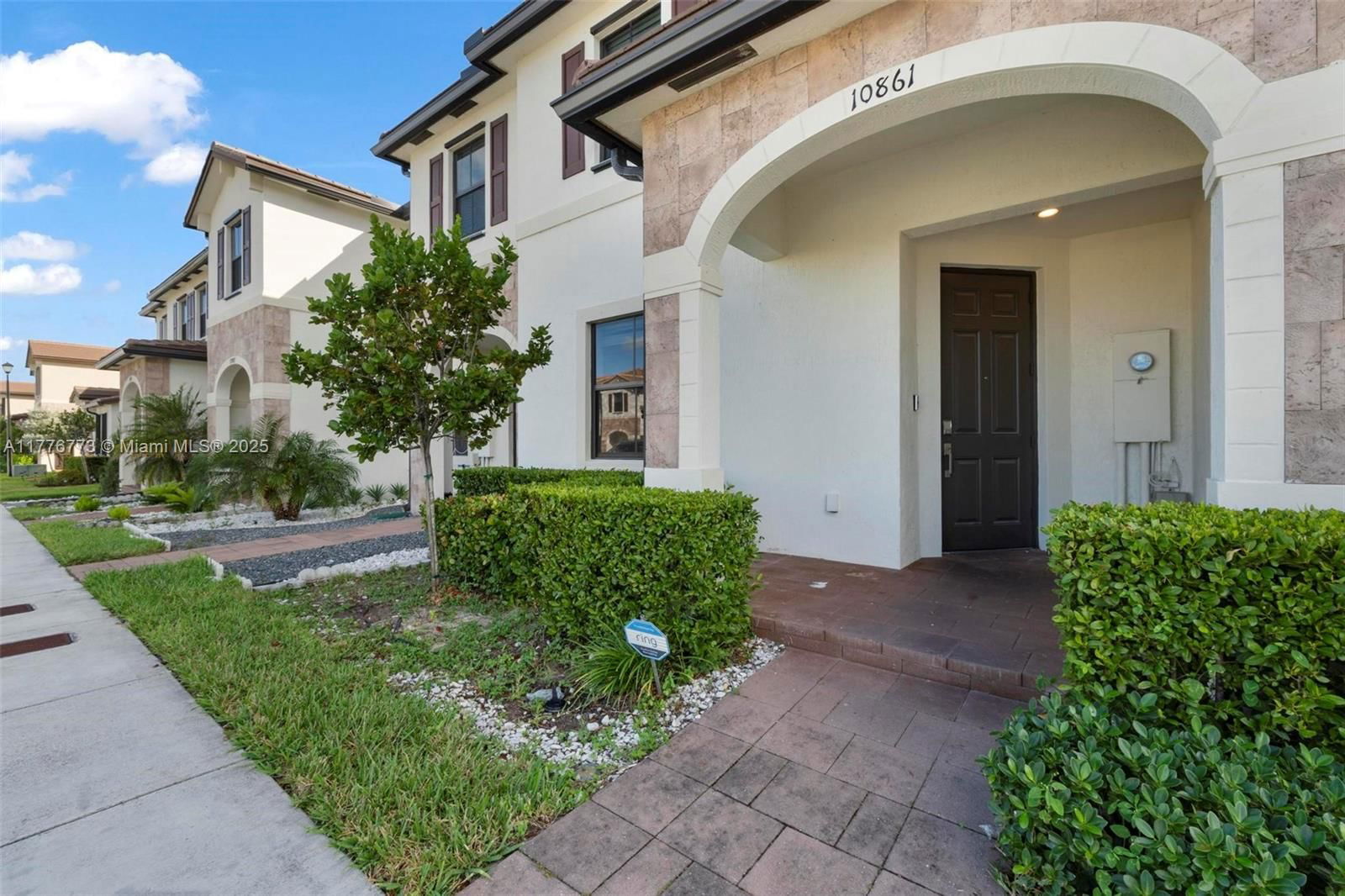 Real estate property located at 10861 32nd Ln #10861, Miami-dade, Aquabella North Replat, Hialeah, FL