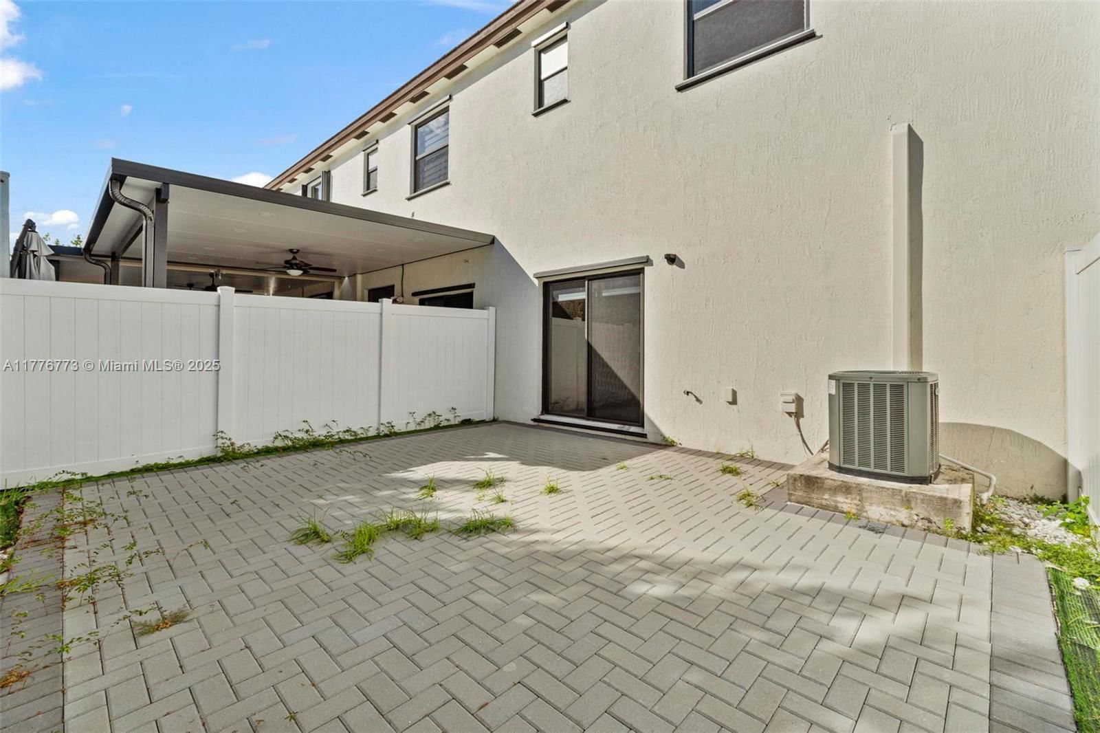 Real estate property located at 10861 32nd Ln #10861, Miami-dade, Aquabella North Replat, Hialeah, FL