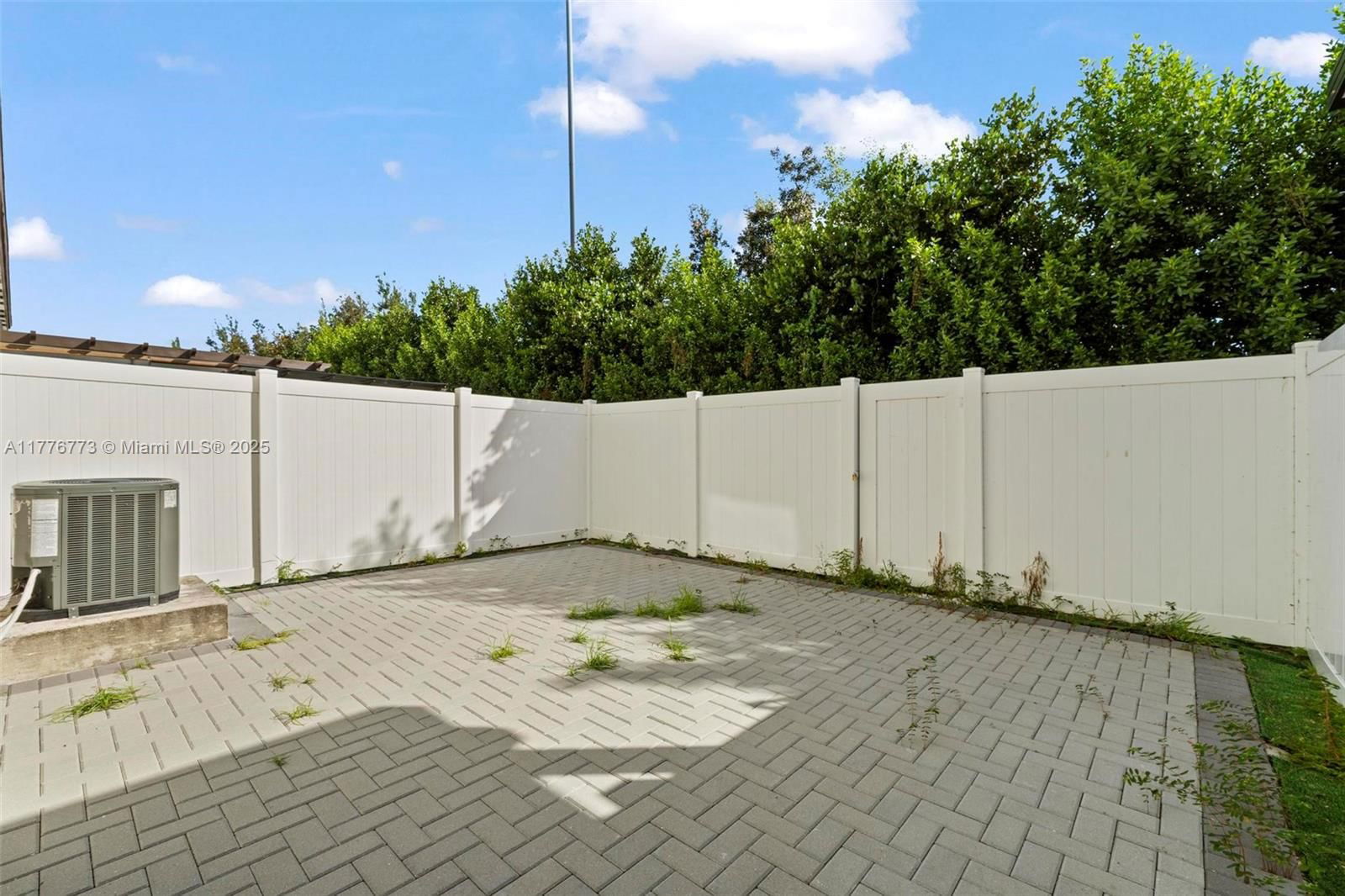 Real estate property located at 10861 32nd Ln #10861, Miami-dade, Aquabella North Replat, Hialeah, FL