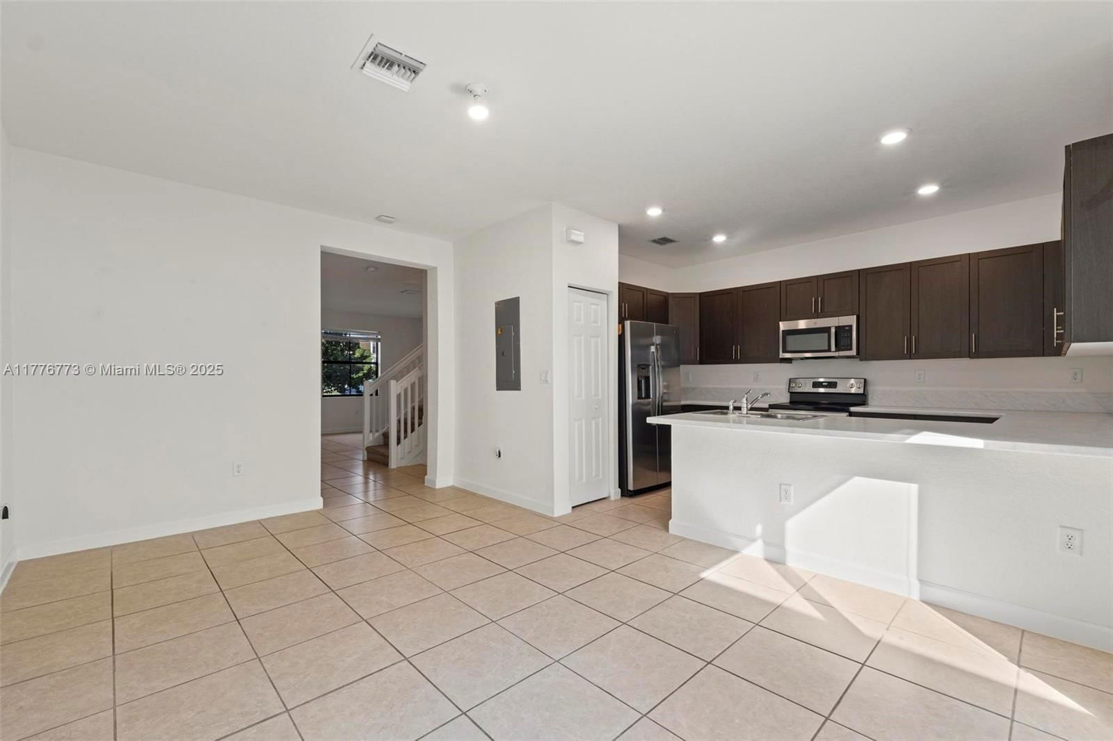 Real estate property located at 10861 32nd Ln #10861, Miami-dade, Aquabella North Replat, Hialeah, FL