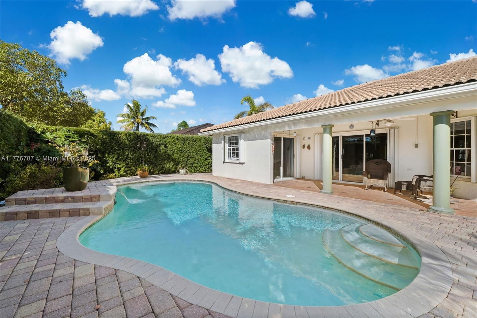 Real estate property located at 15326 168th Ter, Miami-dade, Kessler Grove Sec 1, Miami, FL