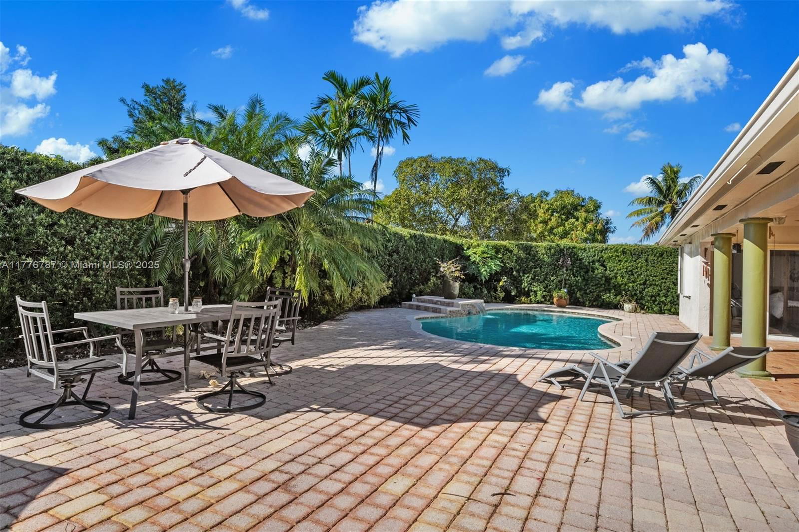Real estate property located at 15326 168th Ter, Miami-dade, Kessler Grove Sec 1, Miami, FL