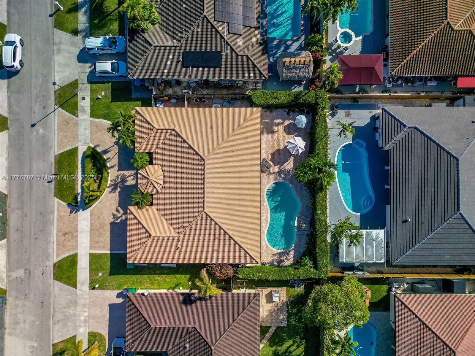 Real estate property located at 15326 168th Ter, Miami-dade, Kessler Grove Sec 1, Miami, FL