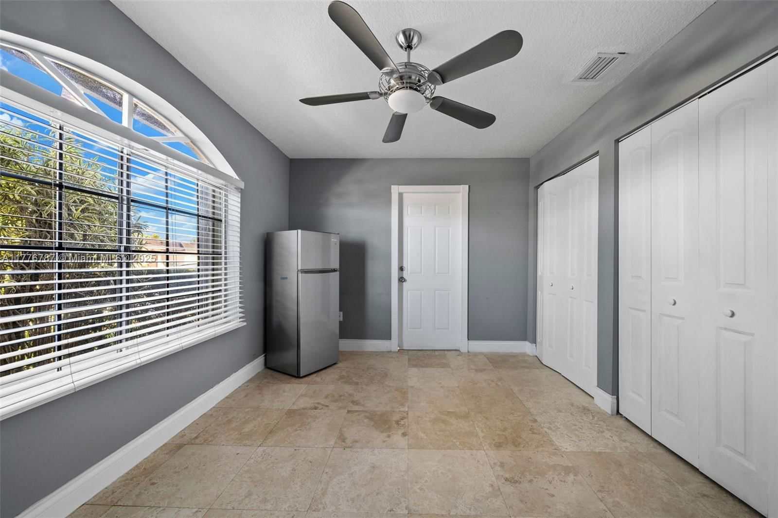 Real estate property located at 15326 168th Ter, Miami-dade, Kessler Grove Sec 1, Miami, FL
