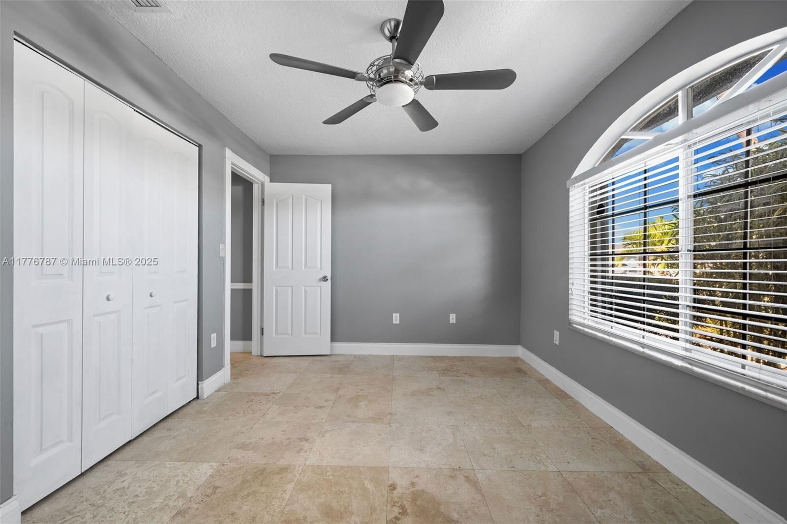 Real estate property located at 15326 168th Ter, Miami-dade, Kessler Grove Sec 1, Miami, FL