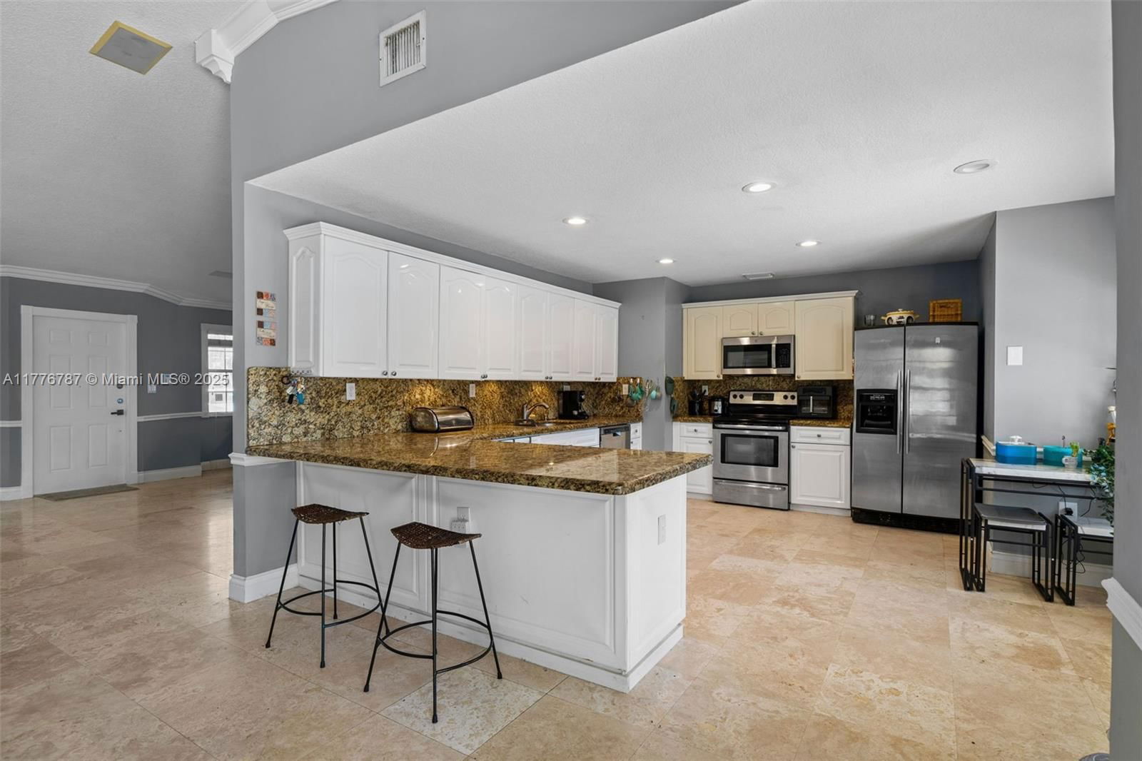 Real estate property located at 15326 168th Ter, Miami-dade, Kessler Grove Sec 1, Miami, FL