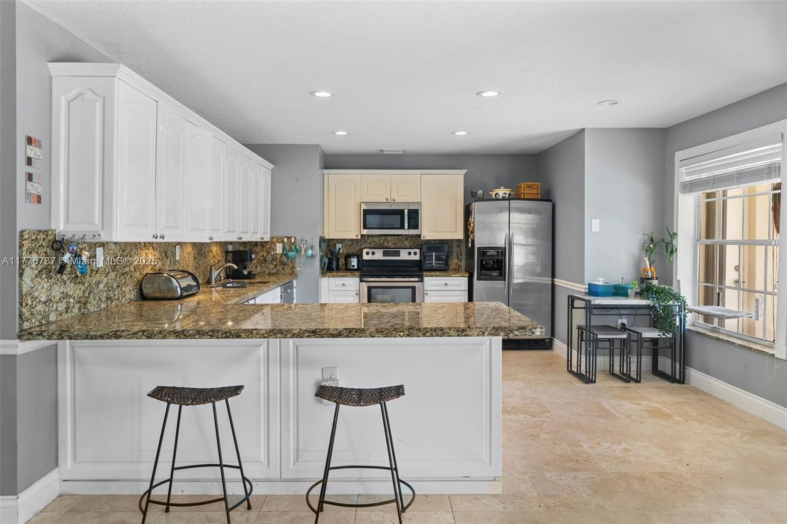 Real estate property located at 15326 168th Ter, Miami-dade, Kessler Grove Sec 1, Miami, FL