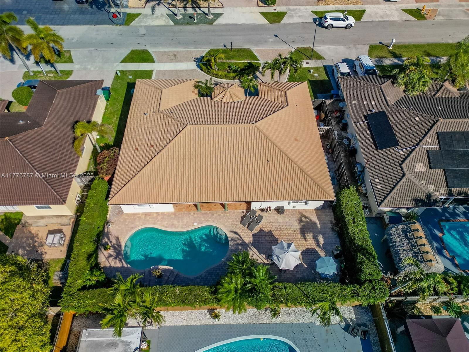 Real estate property located at 15326 168th Ter, Miami-dade, Kessler Grove Sec 1, Miami, FL