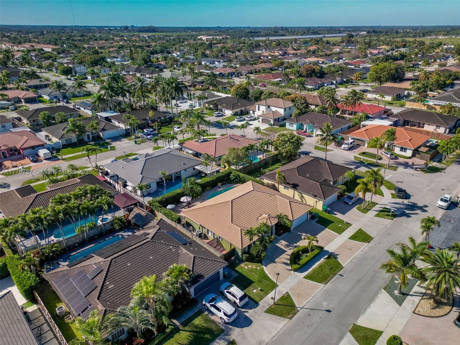 Real estate property located at 15326 168th Ter, Miami-dade, Kessler Grove Sec 1, Miami, FL