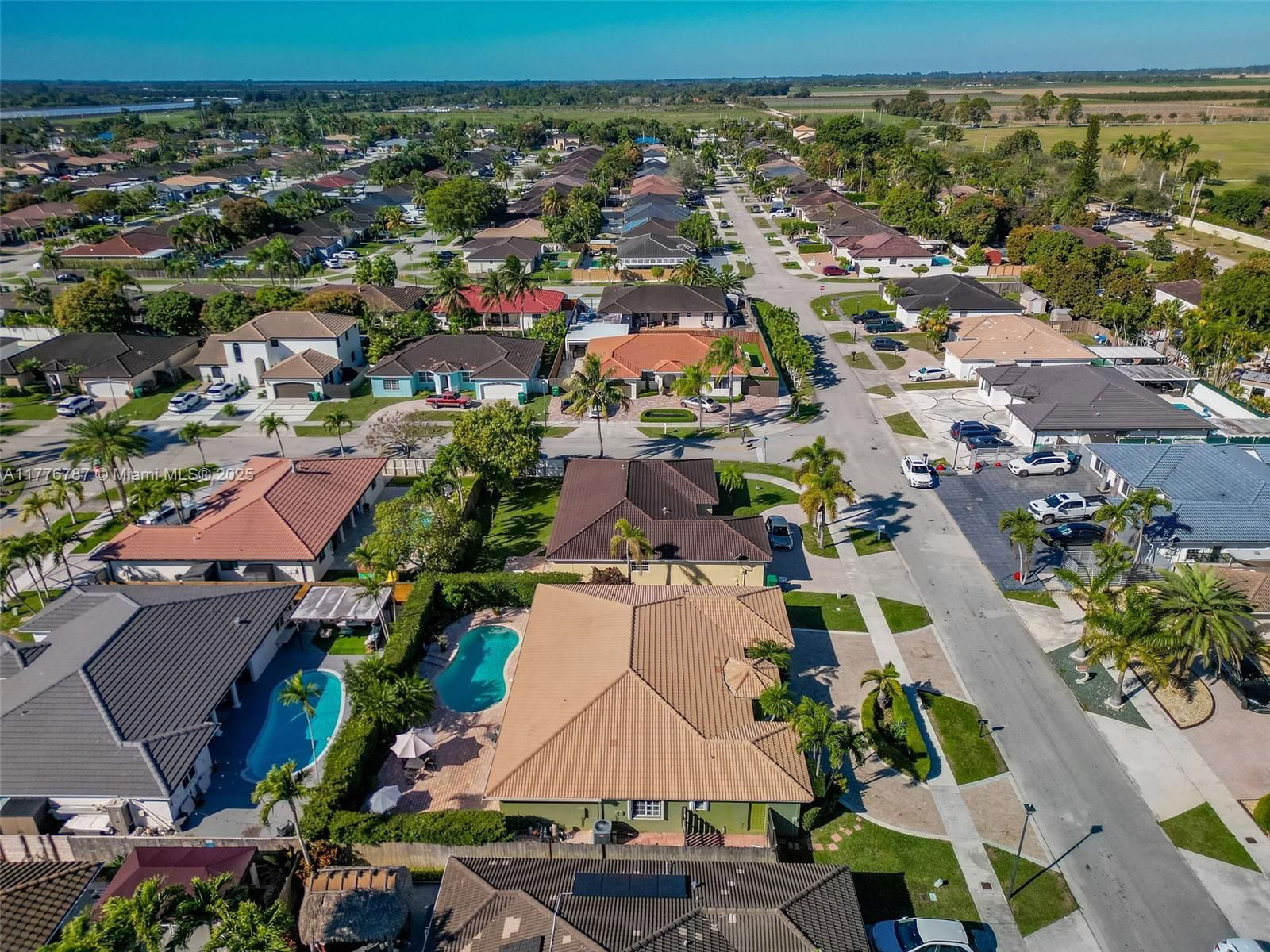 Real estate property located at 15326 168th Ter, Miami-dade, Kessler Grove Sec 1, Miami, FL