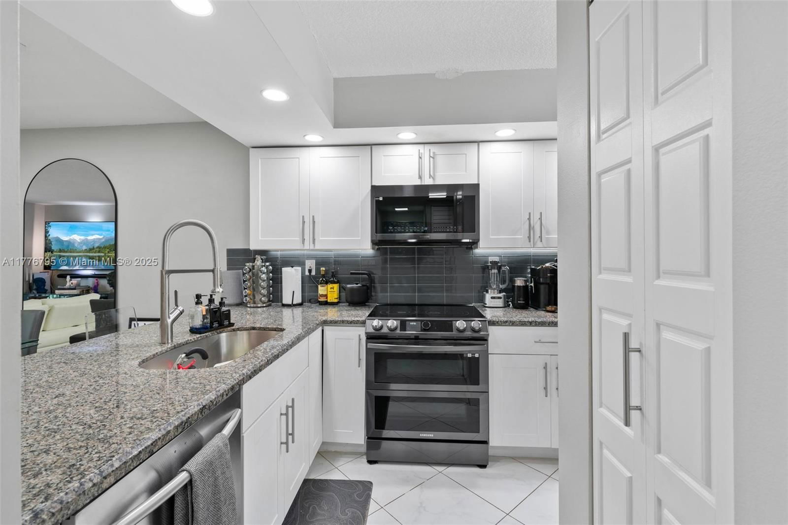 Real estate property located at 6800 Cypress Rd #513, Broward, Royal Palm At Plantation, Plantation, FL