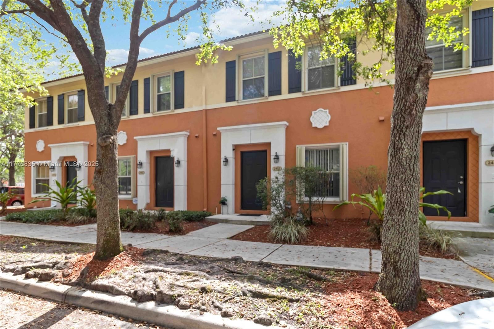 Real estate property located at 2452 99th Way #2452, Broward, Waldman Plat, Miramar, FL