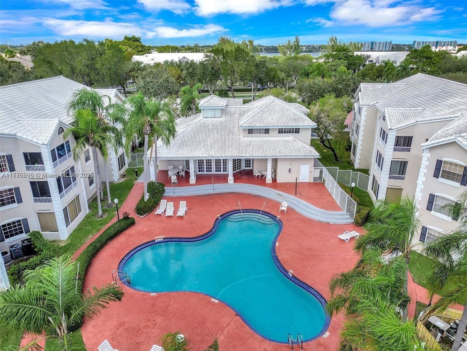 Real estate property located at 2871 Oakland Forest Dr #111, Broward, Lakeview Club Condo, Oakland Park, FL