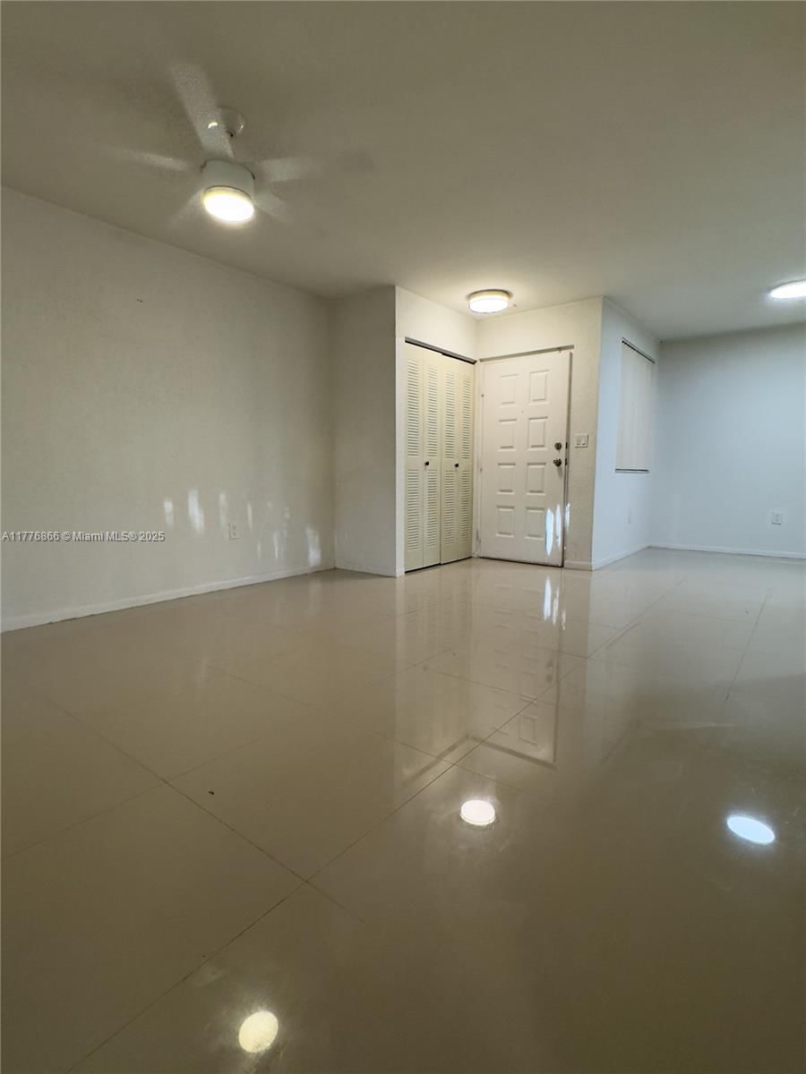 Real estate property located at 2871 Oakland Forest Dr #111, Broward, Lakeview Club Condo, Oakland Park, FL