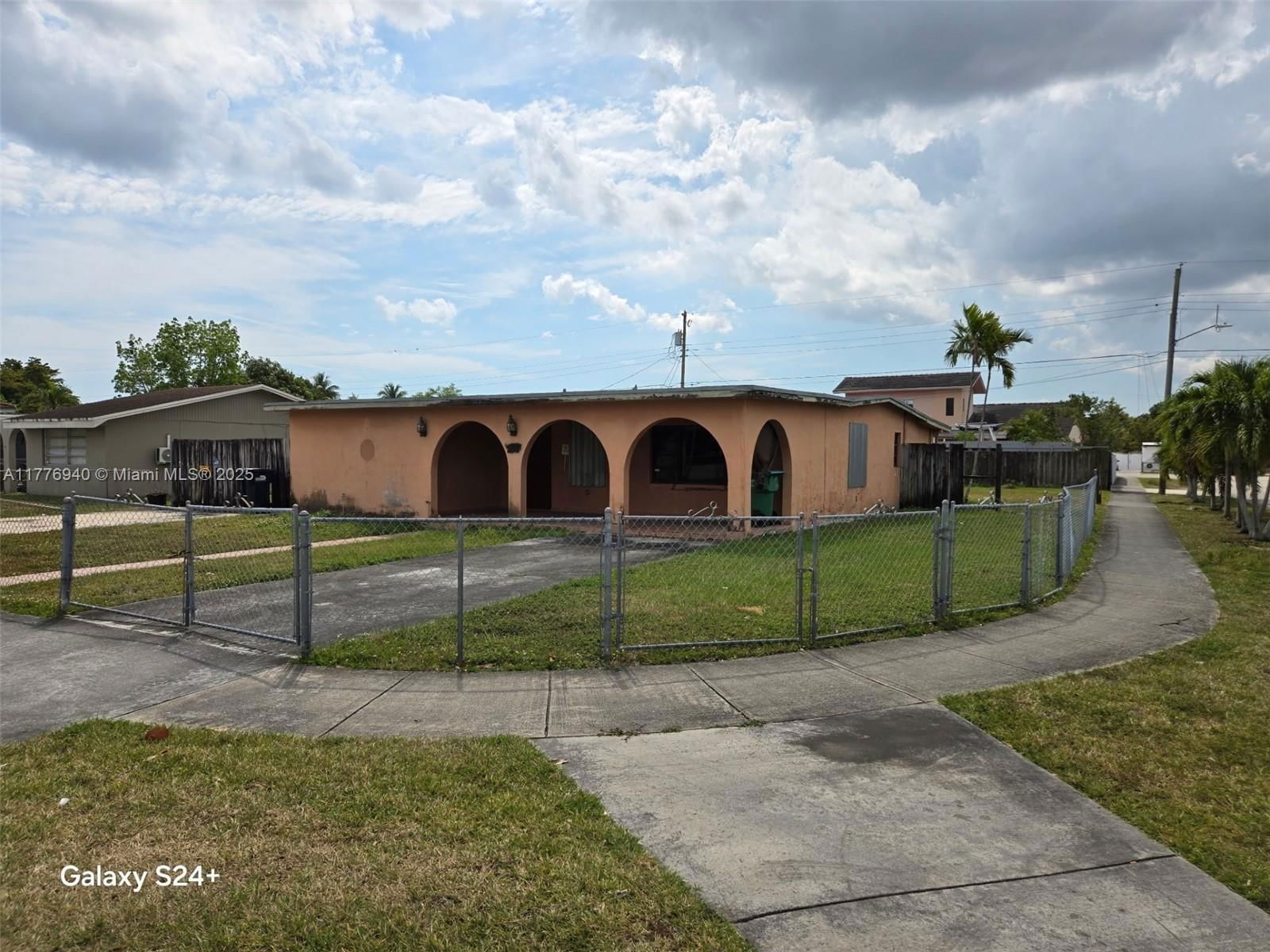 Real estate property located at 9980 40th Ter, Miami-dade, Tropical Estates, Miami, FL