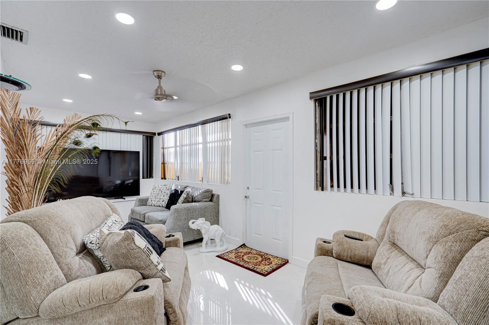 Real estate property located at 10610 203rd Ter, Miami-dade, Benson Manor, Cutler Bay, FL