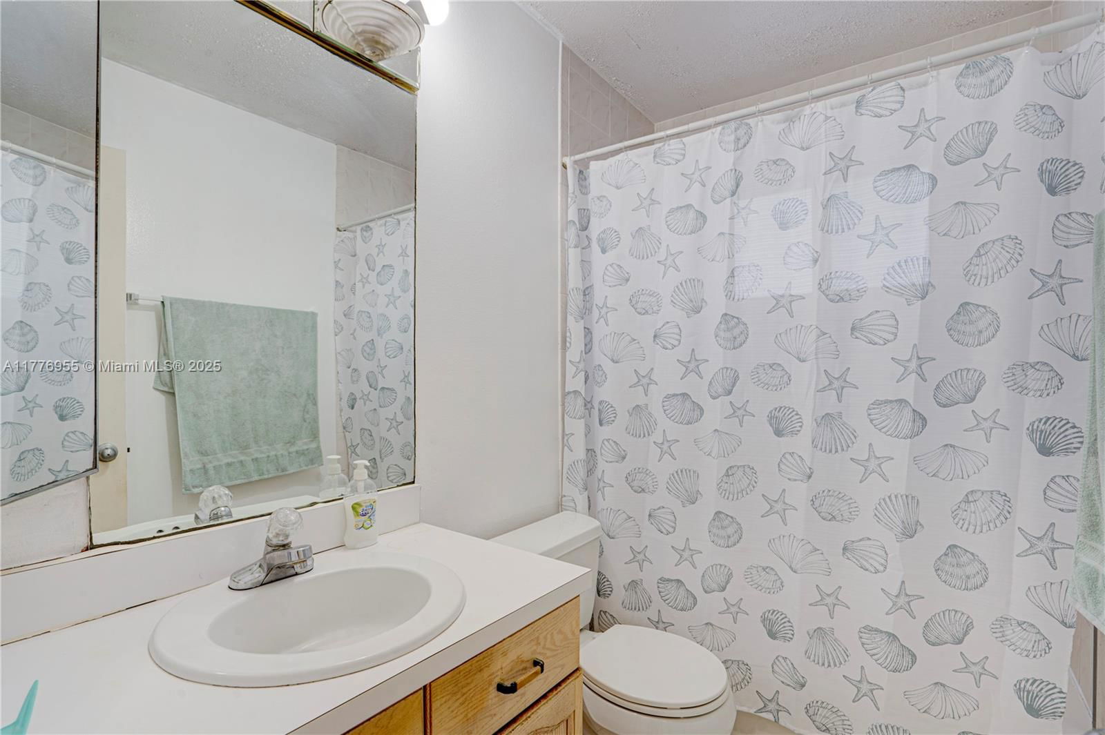 Real estate property located at 10610 203rd Ter, Miami-dade, Benson Manor, Cutler Bay, FL