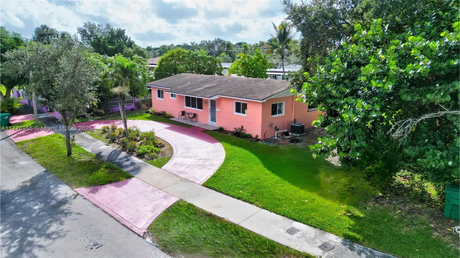 Real estate property located at 10610 203rd Ter, Miami-dade, Benson Manor, Cutler Bay, FL