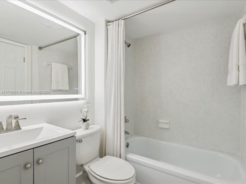 Real estate property located at 103 Royal Park Dr #1G, Broward, Royal Park Condo, Oakland Park, FL