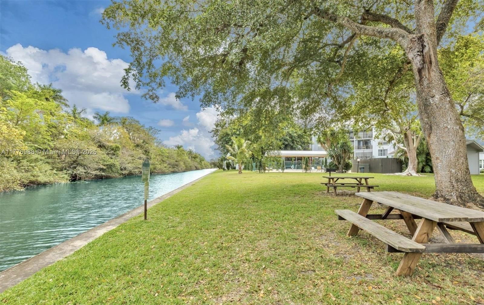 Real estate property located at 103 Royal Park Dr #1G, Broward, Royal Park Condo, Oakland Park, FL