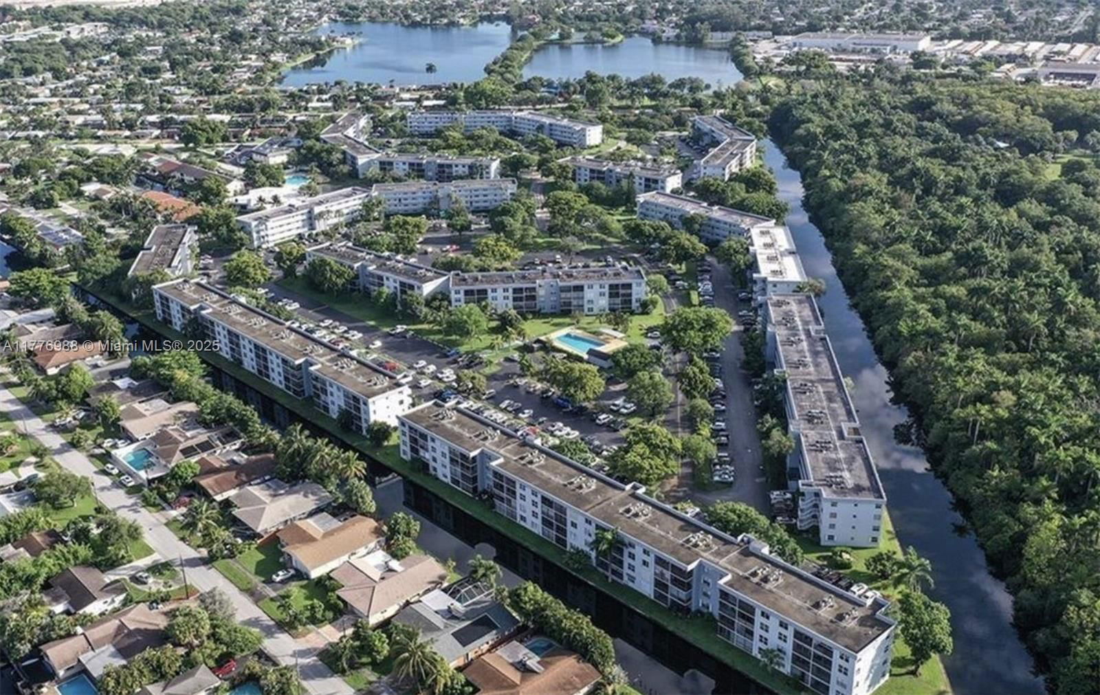 Real estate property located at 103 Royal Park Dr #1G, Broward, Royal Park Condo, Oakland Park, FL