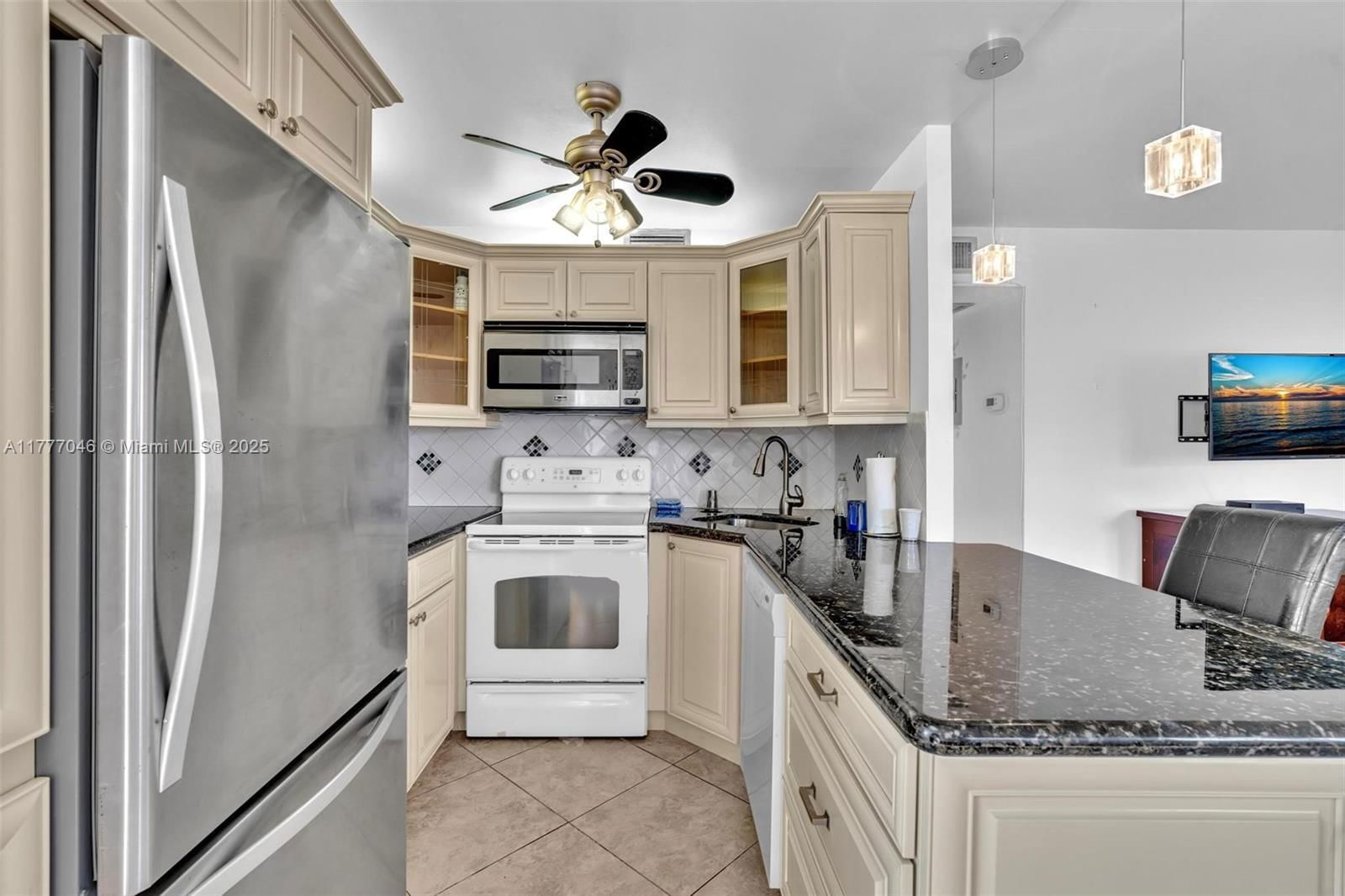 Real estate property located at 3021 Swansea B #3021, Broward, Swansea Condo, Deerfield Beach, FL