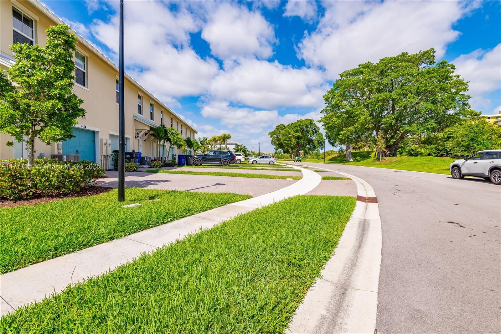 Real estate property located at 4144 Greenway Dr, Broward, Hillcrest Country Club So, Hollywood, FL