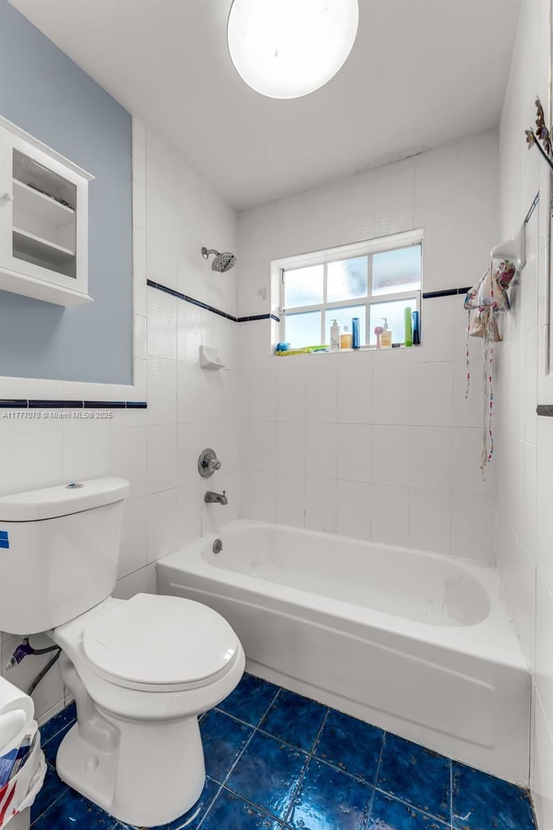 Real estate property located at 3451 143rd Ct, Miami-dade, P.i. Estates, Miami, FL
