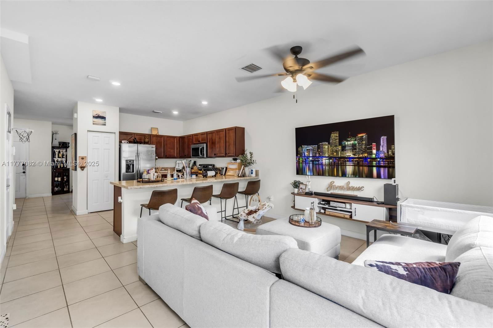 Real estate property located at 10494 33rd Way #10494, Miami-dade, Aquabella Section Two, Hialeah, FL
